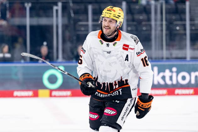 Konrad Abeltshauser, Löwen Frankfurt, 16 GER, EHC Red Bull Munich vs. Löwen Frankfurt, Ice Hockey, DEL, 2026–2027 Season, Matchday 4, September 27, 2026. Photo: HMB Media, Heike Feiner Copyright: HMBxMedia HeikexFeiner