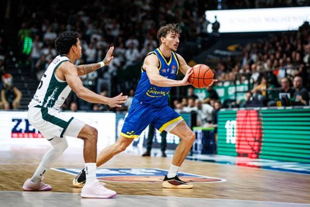 Kristofer Krause of Science City Jena goes head-to-head with Eli Brooks of the Gladiators Trier, Action Shot: Vet Concept Gladiators Trier vs. Science City Jena, Basketball, easyCredit BBL, Matchday 2, 2026–2027 Season, September 27, 2026, Vet Concept Gladiators Trier vs. Science City Jena, Basketball, easyCredit BBL, Matchday 2, 2026–2027 Season, September 27, 2026 Copyright: xEibnerxPressefotox EP_ANS