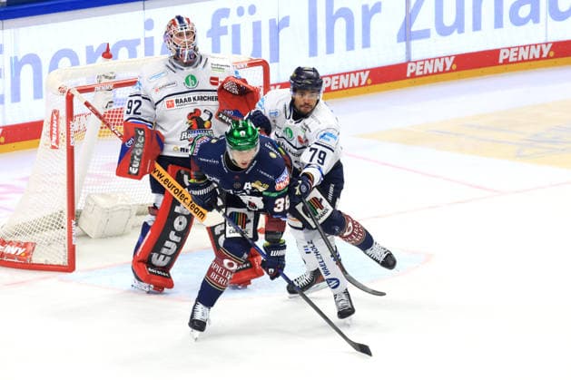 September 27, 2026, GER, DEU, Germany, Yannick Veilleux, Eisbären Berlin 38, Colin Ugbekile, Iserlohn Roosters 79, Andreas Jenike, Iserlohn Roosters 92, nordphoto GmbH, Engler Berlin, Uber Arena Berlin, Germany Copyright: xNordphotox xEnglerx