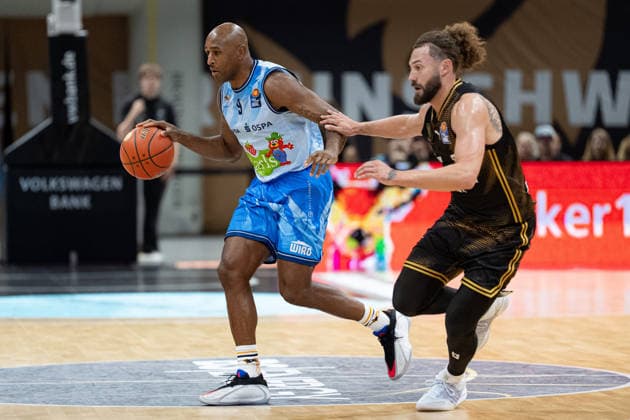 DeAndre Lansdowne 9, Rostock Seawolves vs. Devin Askew 5, Basketball: Löwen Braunschweig (GER), Basketball: Löwen Braunschweig vs. Rostock Seawolves, Basketball, easyCredit BBL, Week 3, 2026-27 Season, September 27, 2026, GER, Basketball Löwen Braunschweig vs. Rostock Seawolves, Basketball, easyCredit BBL, Week 3, 2026–27 Season, September 27, 2026, Braunschweig Copyright: xEibner-Pressefoto DanielxREINELTx EP_DRT