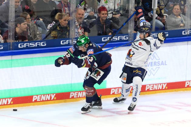 September 27, 2026, GER, DEU, Germany, Leonhard Pfoederl, Eisbären Berlin 93, Lua Niehus, Iserlohn Roosters 18, nordphoto GmbH Engler, Berlin, Uber Arena Berlin, Germany Copyright: xNordphotox xEnglerx