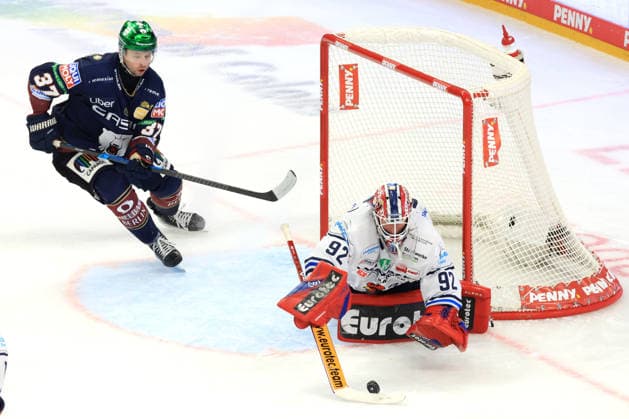 September 27, 2026, GER, DEU, Germany, Markus Vikingstad, Eisbären Berlin 37, Andreas Jenike, Iserlohn Roosters 92, nordphoto GmbH, Engler Berlin, Uber Arena Berlin, Germany Copyright: xNordphotox xEnglerx