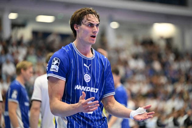 September 27, 2026, GER, Handball, Men s, Opel HBL, 2026–2027 Season, Matchday 6, VfL Gummersbach vs. Bergischer HC Miro Schluroff, VfL Gummersbach 15, is visibly upset; gestures, facial expressions, emotions; dissatisfied, disappointed, dejected, DFB and DFL regulations prohibit any use of photographs as image sequences and or quasi-video. Gummersbach SCHWALBE Arena, NRW, Germany Copyright: xNordphoto Meuterx