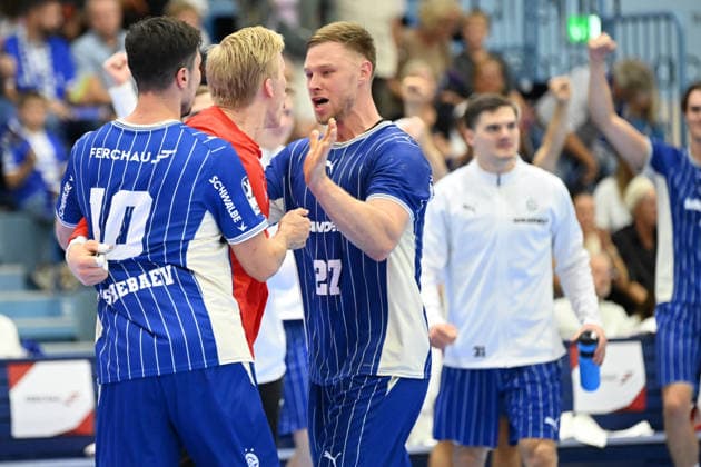 September 27, 2026, GER, Handball, Men s, Opel HBL, 2026–2027 Season, Matchday 6, VfL Gummersbach vs. Bergischer HC Kristjan Horžen (VfL Gummersbach) 27, Alex Dujshebaev, VfL Gummersbach 10, Bertram Obling, VfL Gummersbach 16, celebrate a saved 7-meter throw. DFB and DFL regulations prohibit any use of photographs as image sequences and or quasi-video. Gummersbach SCHWALBE Arena, NRW, Germany Copyright: xNordphoto Meuterx