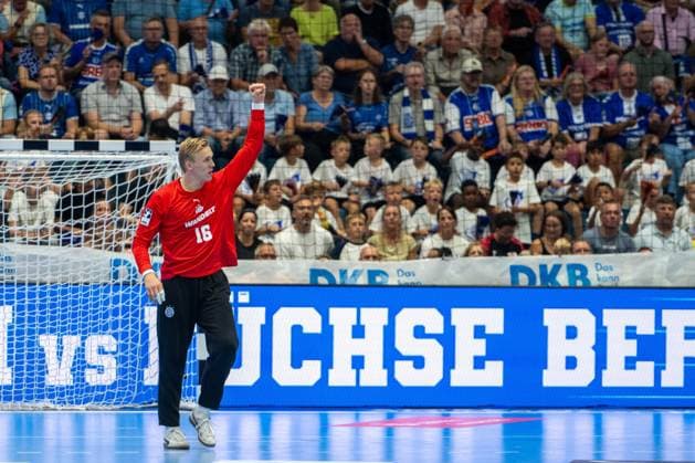 Bertram Obling celebrates a save, goalkeeper, VfL Gummersbach 16, VfL Gummersbach vs. Bergischer Handball Club 06, Opel Handball Bundesliga, Men s Division, Matchday 6, September 27, 2026, Gummersbach, North Rhine-Westphalia, Germany Copyright: xkolbert-press MartinxWdziecznyx