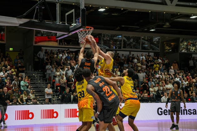 easyCredit Basketball Bundesliga, Matchday 3, Niners Chemnitz vs. Phoenix Hagen, September 27,2026, starting at 4:30 p.m., Chemnitz, Chemnitz Arena. Pictured: No. 21 Mateo Seric, No. 22 Nighaeal Ceaser. easyCredit Basketball Bundesliga, Matchday 3, Niners Chemnitz vs. Phoenix Hagen, Chemnitz, Saxony, Germany Copyright: xEHLxMedia MichelxKöhlerx 20262709-Niners-Chemnitz-Phoenix-Hagen_078