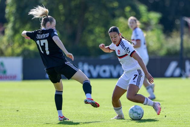 v li Farina Meyer (ATS Buntentor), 17, and Selma Licina (1 FC Nürnberg), 7, in a one-on-one battle, duel, dynamic moment, action, game scene, DFB REGULATIONS PROHIBIT ANY USE OF PHOTOGRAPHS AS SEQUENCE IMAGES AND OR VIDEO-LIKE PHOTO SERIES DFB REGULATIONS PROHIBIT ANY USE OF PHOTOGRAPHS AS IMAGE SEQUENCES AND OR QUASI-VIDEO, September 27, 2026, Bremen, Germany, Soccer, DFB Women’s Cup, ATS Colorful Goal: 1 FC Nuremberg xobx