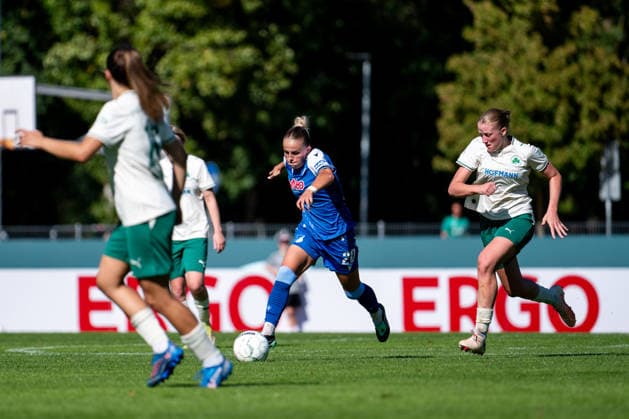 September 27, 2026, GER, Soccer, Women, DFB Cup, 2026–2027 Season, Round 1, SpVgg Greuther Fürth vs. TSG 1899 Hoffenheim, Laura Gloning (Hoffenheim), 20 on the ball (Fürth), Julius Hirsch Sports Center, Bavaria, Germany Copyright: xNordphoto Memmlerx