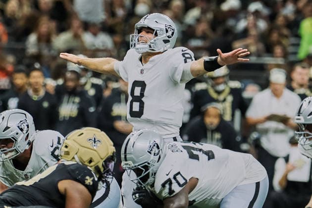 September 27, 2026, New Orleans, Louisiana, U.S: September 27, 2026 New Orleans, Louisiana, USA: Las Vegas Raiders quarterback Kirk Cousins yells plays to his teammates while playing against the New Orleans Saints during a regular season game on September 27, 2026 . The Raiders beat the Saints 35-27 at an NFL, American Football Herren, USA regular season game. NFL 2026 Raiders At Saints - ZUMAa14_ 20260927_zaf_a14_006 Copyright: xDanxAndersonx