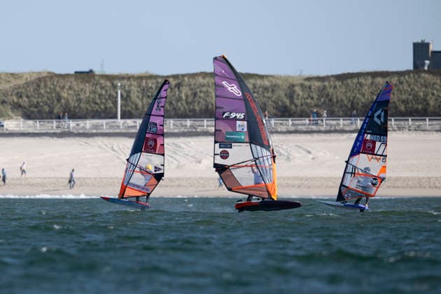 PWA Citroën World Windsurfing Tour Sylt 2026 Day 2 Freestyle Men Slalom Men Training Sylt Westerland, September 27, 2026 Matteo Iachino Slalom Foil Men, Italy, ITA 140 Pierre Macquaert Slalom Foil Men, France, FRA 945 Jordy Vonk Slalom Foil Men, Netherlands, NED 69 PWA Citroën World Windsurfing Tour Sylt 2026 Day 2 Freestyle Men, Slalom Men Training on September 27, 2026, off Brandenburger Beach, motorboat on Sylt, Westerland, Germany Copyright: xBEAUTIFULxSPORTS AndreasxDickx