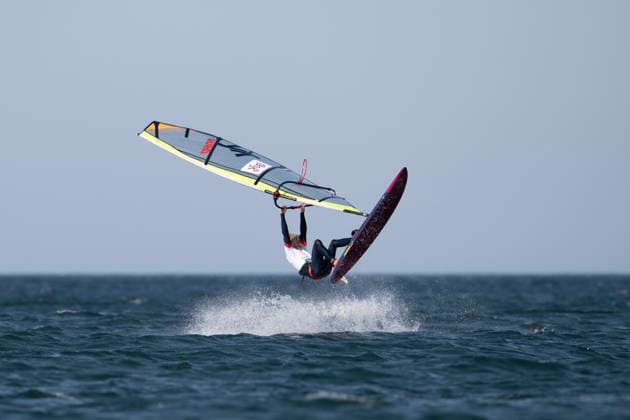 PWA Citroën World Windsurfing Tour Sylt 2026 Day 2 Freestyle Men, Slalom Men Training Sylt Westerland, September 27, 2026, 6:00 p.m. Tim Gerdes PWA Citroën World Windsurfing Tour Sylt 2026 Day 2 Freestyle Men, Slalom Men Training on September 27, 2026, off Brandenburger Beach, motorboat on Sylt, Westerland, Germany Copyright: xBEAUTIFULxSPORTS AndreasxDickx