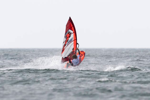 PWA Citroën World Windsurfing Tour Sylt 2026 Day 2 Freestyle Men, Slalom Men Training, Sylt Westerland, September 27, 2026 Dieter Van der Eyken Wave Men and Freestyle Men, Belgium, B 35 PWA Citroën World Windsurfing Tour Sylt 2026 Day 2 Freestyle Men, Slalom Men Training on September 27, 2026, off Brandenburger Beach, motorboat on Sylt, Westerland, Germany Copyright: xBEAUTIFULxSPORTS AndreasxDickx