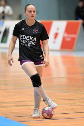 September 30, 2026, GER, Handball, Women, DHB Cup, 2026–2027 Season, Matchday 2, HSV Solingen Gräfrath 76 vs. TuS Metzingen Katharina Goldammer TuS Metzingen 15, during warm-up, individual play, individual play, full-body, full-body, Solingen Klingenhalle, North Rhine-Westphalia, Germany Copyright: xNordphoto Meuterx