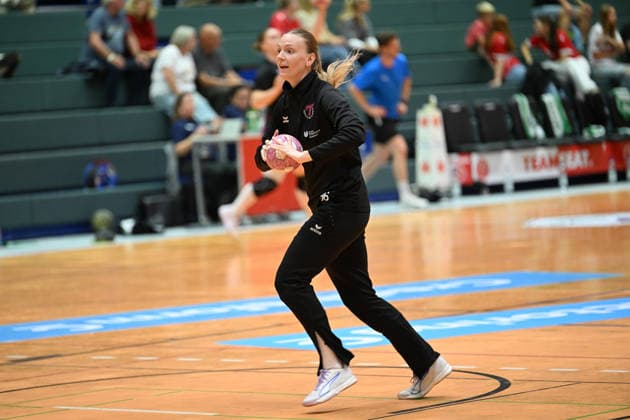 September 30, 2026, GER, Handball, Women, DHB Cup, 2026–2027 Season, Matchday 2, HSV Solingen Gräfrath 76 vs. TuS Metzingen Charlotte Cholevova TuS Metzingen 96, during warm-up, individual play, individual play, full-body, full-body, Solingen Klingenhalle, North Rhine-Westphalia, Germany Copyright: xNordphoto Meuterx