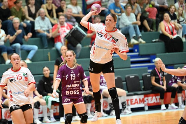 September 30, 2026, GER, Handball, Women, DHB Cup, 2026–2027 Season, Matchday 2, HSV Solingen Gräfrath 76 vs. TuS Metzingen Deborah Spatz HSV Solingen Gräfrath 42, with a goal attempt at Solingen Klingenhalle, North Rhine-Westphalia, Germany Copyright: xNordphoto Meuterx