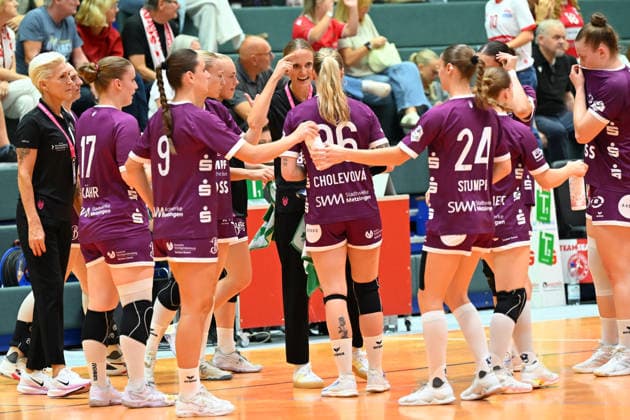 September 30, 2026, GER, Handball, Women, DHB Cup, 2026–2027 Season, Matchday 2, HSV Solingen Gräfrath 76 vs. TuS Metzingen Timeout Metzingen Miriam Hirsch, Head Coach of TuS Metzingen, Solingen Klingenhalle, North Rhine-Westphalia, Germany Copyright: xNordphoto Meuterx