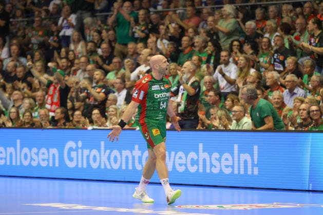 September 30, 2026, xgox, Opel HBL Handball, SC Magdeburg vs. THW Kiel, emspor, from left: Oscar Bergendahl (Magdeburg), 54, celebration, goal celebration, celebrating the goal, Magdeburg celebration