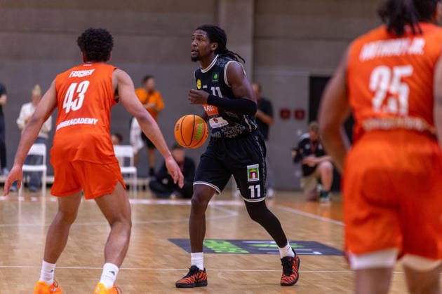 Lucas Fischer, OrangeAcademy, 43; Tyrel Morgan, Kreisbau Kirchheim Knights, 11; GER; OrangeAcademy vs. Kreisbau Kirchheim Knights; Barmer 2 Basketball Bundesliga; Matchday 2; 2026–2027 season; October 2, 2026 GER, OrangeAcademy vs. Kreisbau Kirchheim Knights, Barmer 2 Basketball Bundesliga, Matchday 2, 2026–2027 Season, October 2, 2026 Neu Ulm Copyright: xEibner-Pressefoto NinaxSanderx EP_NSR