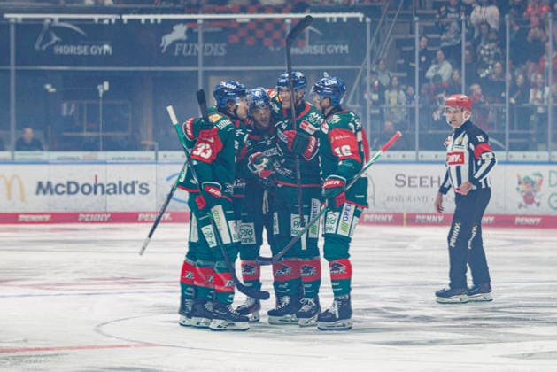 Augsburger Panther, 1-0 at the game between the Augsburger Panther and the Grizzlys Wolfsburg, ice hockey, men s, DEL, 2026–2027, Matchday 5 on October 2, 2026, in Augsburg, Curt Frenzel Stadium, Bavaria, Germany