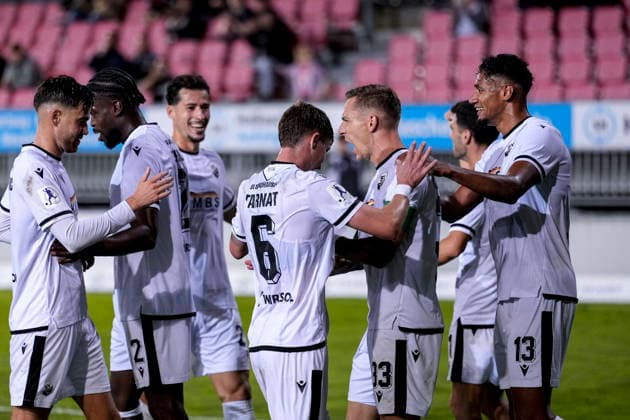 Players from SV Sandhausen (SVS) celebrate the 1-0 goal, Celebration, goal celebration, goal scored, celebrating the goal, goal, celebration, cheering the goal, joy, happiness, happy, optimistic, positive, game scene, highlight, action, 02 10 2026, Sandhausen, Germany, soccer, Regionalliga Südwest, SV Sandhausen vs. FC Kaiserslautern II xozx