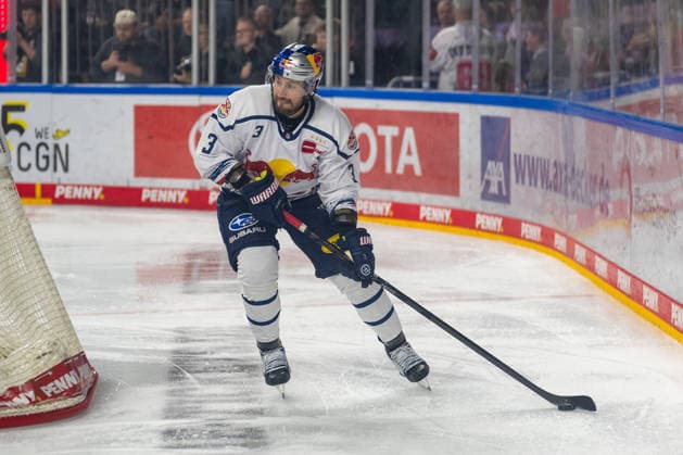 Lukas Klok, EHC Red Bull Munich, No. 3 behind the net; Kölner Haie vs. EHC Red Bull Munich, ice hockey, Penny DEL, Matchday 5, 2026–2027 season, October 2, 2026, Cologne Haie vs. EHC Red Bull Munich, Ice Hockey, Penny DEL, Matchday 5, 2026–2027 Season, October 2, 2026, Cologne Copyright: xEibner-Pressefoto ThomasxHaeslerx EP_THR