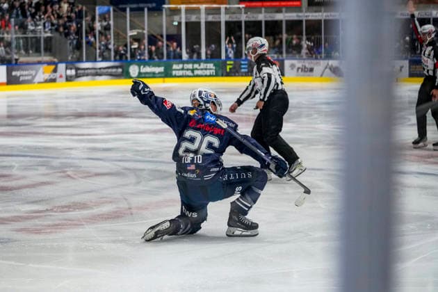 Goal celebration after Odeen Peter Tufto s 3-2 goal for the Ravensburg Towerstars, 26, GER, Ravensburg Towerstars vs. EC Bad Nauheim, ice hockey, DEL2 regular season, Matchday 5, 2026–2027 season, October 2, 2026, GER, Ravensburg Towerstars vs. EC Bad Nauheim, Ice Hockey, DEL2 Regular Season, Matchday 5, 2026–2027 Season, October 2, 2026, Ravensburg Copyright: xEibner-Pressefoto MaximilianxRistx EP_MRT