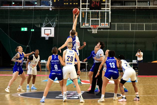 October 4, 2026, Germany, GER, DEU, Basketball, DBBL, 1st Bundesliga, Day 1, 2026–2027 Season, Berlin, ALBA Berlin vs. Marburg Tip-off, Lauren Ware (ALBA Berlin) 32, Allyson Christensen (BC Marburg) 45, nordphoto GmbH, Engler, Berlin, Soemmeringhalle, Berlin, Germany Copyright: xNordphotox xEnglerx