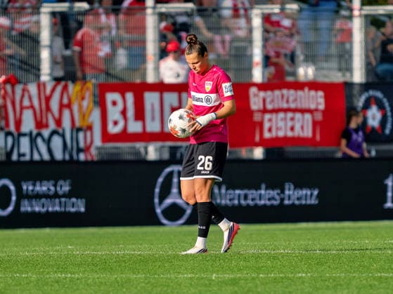 Nicole Billa (VfB Stuttgart), 26, disappointed after a 0–2 loss to Lina Hausicke (1. FC Union Berlin), 32, GER, Soccer, VfB Stuttgart vs. 1. FC Union Berlin, Google Pixel Women s Bundesliga, Matchday 6, Stuttgart, 2026–2027 season, October 4, 2026 GER, Soccer, VfB Stuttgart vs. 1. FC Union Berlin, Google Pixel Women’s Bundesliga, Matchday 6, Stuttgart, 2026–2027 season, October 4, 2026, Stuttgart Copyright: xCarstenxSchweringx EP_CSG