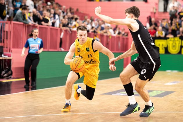 Tigers Tübingen vs. Nuremberg Falcons, Men s, 2nd Bundesliga, Barmer 2 Basketball Bundesliga, Pro A, Matchday 3, 2026–2027 Season, April 10, 2026: Isaac Haney of the Tigers Tübingen, No. 11, driving to the basket