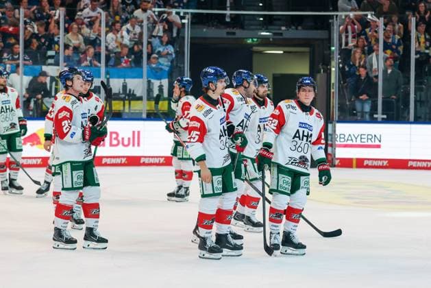 Disappointment for the Augsburg Panthers after the loss, Christian Hanke 25 Augsburg Panthers, Enrico Henriquez Morales 52 Augsburg Panthers, EHC Red Bull Munich vs. Augsburg Panthers, Matchday 6, Ice Hockey, Penny DEL, Oct. 3, 2026, Munich, Bavaria, Germany Copyright: xkolbert-press ChristianxKolbertx