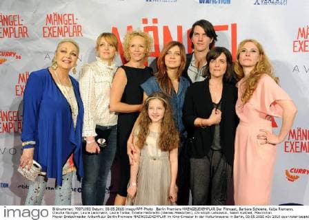 Berlin Premiere MAENGELEXEMPLAR Der Filmcast, Barbara Schoene, Katja Riemann, Claudia Eisinger, Laura Lackmann, Laura Tonke, Emelie Harbrecht (kleines Meadchen), Christoph Letkowski, Sarah Kuttner, Maximilian Meyer-Bretschneider Ankunft zur Berlin Premiere MAENGELEXEMPLAR im Kino Cinestar in der Kulturbrauerei in Berlin, 09.05.2016