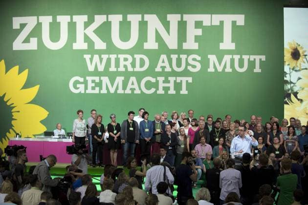Cem Oezdemir, Parteitag Die Gruenen DEU, Deutschland, Germany, Berlin, 16.06.2017 Uebersicht waehrend der Rede von Cem Oezdemir, Spitzenkandidat und Bundesvorsitzender der Partei Buendnis 90 Die Gruenen, auf dem Parteitag, der Bundesdelegiertenkonferenz von Buendnis 90 Die Gruenen unter dem Motto Zukunft wird aus Mut gemacht in Berlin. Cem Oezdemir, co-lead candidate of the Green Party Buendnis 90 Die Gruenen for the German federal elections scheduled for September, speaks to delegates during a party congress of the Green Party Buendnis 90 Die Gruenen in Berlin. The Greens have lost significant support over the years as their enovironmental agenda has been absorbed by other parties.