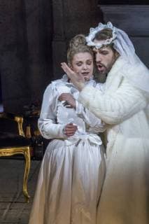 Don Giovanni am Staatstheater Cottbus DEU Brandenburg Cottbus: Â Christian Henneberg in der Titelpartie: Am Samstag, 24. Februar 2018, hat im Großen Haus des Staatstheaters Cottbus Mozarts Oper Don Giovanni Premiere. Unter der musikalischen Leitung von Evan Alexis Christ und in der Regie von Martin Schüler ist Christian Henneberg in der Titelpartie zu erleben. Die Bühne entwirft Gundula Martin, die Kostüme Susanne Suhr. Die Oper, die bei der Prager Uraufführung am 29. Oktober 1787 Triumphe feierte, zählt heute zu den wichtigsten Werken des Repertoires. In Mozarts opulentem Theaterspiel Don Giovanni wird geliebt, verheimlicht, verkleidet, verwechselt, maskiert und demaskiert wie in einer Art Buffo-Oper, in der die Tragik hinter den Masken hindurchscheint. Die junge Braut Zerlina ( Liudmila Lokaichuk) lässt sich
