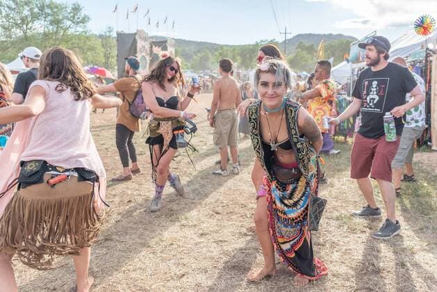 August 2, 2019, Loveland, Colorado, U.S: Participants dance to the tunes at the Arise Music Festival. This family-friendly annual 3-day premiere multi-genre music, yoga, art, and camping festival, in it s 7th year in the beautiful hills of Sunrise Ranch, has a leave-no trace ethos for it s 13,000 festival goers, and is committed to providing a joyous pathway for building and strengthening community. Loveland U.S. - ZUMAm92_ 20190802_zap_m92_010 Copyright: xDonxSeniaxMurrayx