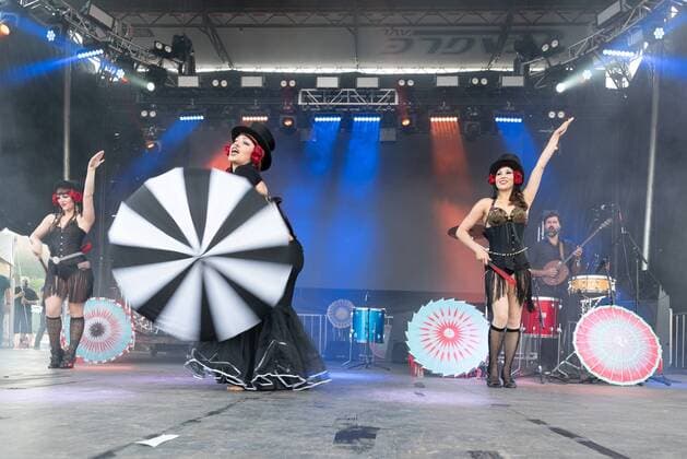 Entertainment Bilder des Tages August 2, 2019, Loveland, Colorado, U.S: Beats Antique performs the tunes at the Arise Music Festival. This family-friendly annual 3-day premiere multi-genre music, yoga, art, and camping festival, in it s 7th year in the beautiful hills of Sunrise Ranch, has a leave-no trace ethos for it s 13,000 festival goers, and is committed to providing a joyous pathway for building and strengthening community. Loveland U.S. - ZUMAm92_ 20190802_zap_m92_015 Copyright: xDonxSeniaxMurrayx