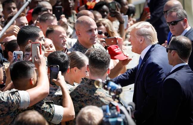 September 18, 2019, San Diego, CA, USA: President Donald Trump is greeted by well-wishers after arriving at Marine Corps Air Station Miramar aboard Air Force One on Wednesday, Sept. 18, 2019, in San Diego, Calif. for a fundraiser, roundtable discussion and a trip to the border wall in Otay Mesa, which separates San Diego from Tijuana, Mexico. San Diego USA - ZUMAm67_ 20190918_zaf_m67_020 Copyright: xHowardxLipinx