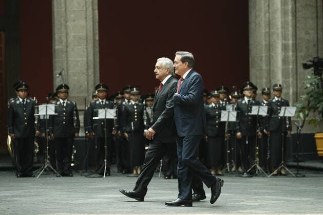 President of Mexico Andres Manuel Lopez Obrador (R), and his counterpart from Panama, Laurentino Cortizo (L), walk during his protocol reception at the National Palace, in Mexico City, Mexico, 30 October 2019. During the visit - which will last 24 hours - issues of international security, cooperation and border controls will be mainly addressed, diplomatic sources explained. The President of Panama, Laurentino Cortizo, begins his state visit to Mexico !ACHTUNG: NUR REDAKTIONELLE NUTZUNG! Copyright: xJosexMendezx MEX7165 20191030-637080684854399437