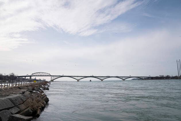 March 18, 2020, Buffalo, New York, USA: The USA and Canada have closed the border to all non-essential travel becuase of Covid-19. The 5,500 mile border has been closed by mutual agreement between the two governments. The Peace Bridge between Buffalo, NY and Fort Erie, Ontario had 5,105,882 bridge crossings in 2019. . March 18, 2020. Buffalo, NY. Buffalo USA - ZUMAb175 20200318_znp_b175_004 Copyright: xBrendanxBannonx
