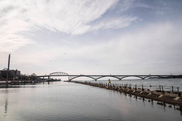 March 18, 2020, Buffalo, New York, USA: The USA and Canada have closed the border to all non-essential travel becuase of Covid-19. The 5,500 mile border has been closed by mutual agreement between the two governments. The Peace Bridge between Buffalo, NY and Fort Erie, Ontario had 5,105,882 bridge crossings in 2019. . March 18, 2020. Buffalo, NY. Buffalo USA - ZUMAb175 20200318_znp_b175_006 Copyright: xBrendanxBannonx