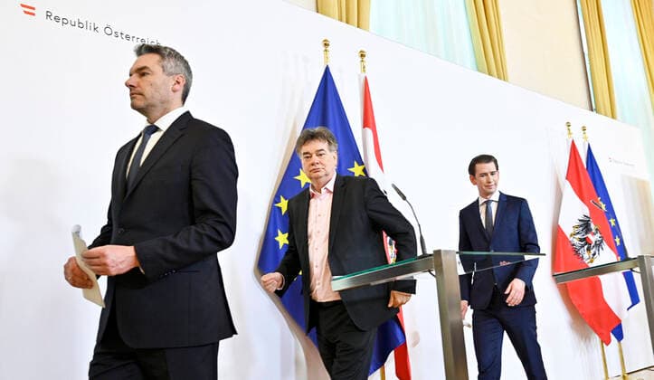 Vienna 24 03 2020, Federal Chancellery, Vienna, AUT, Coronavirus crisis, Austria, press conference, News on the Coronavirus, in picture from left, Minister of the Interior Karl Nehammer OeVP , Vice Chancellor Werner Kogler Gruene , Federal Chancellor Sebastian Kurz OeVP during a press conference of Austrian Goverment about the Coronavirus Pandemic at the Federal Chancellery in Vienna, Austria on 2020 03 24 EP_pool