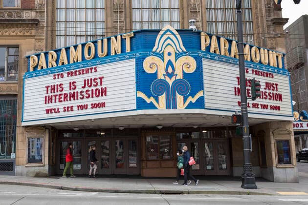 News Bilder des Tages March 28, 2020, Seattle, Washington, U.S: Seattleâ€⠢s Paramount Theaterâ€⠢s marquee displays the hopeful messages â€oeThis is Just Intermission†and â€oeWeâ€⠢ll See You Soon†on Saturday, March 28, 2020. Under governor Jay Insleeâ€⠢s statewide stay home proclamation, now extended until April 6, people are able to leave their homes only for essential activities including grocery shopping, exercise and caring for a family member, friend or pet. Seattle U.S. - ZUMAg235 20200328_zap_g235_009 Copyright: xPaulxChristianxGordonx