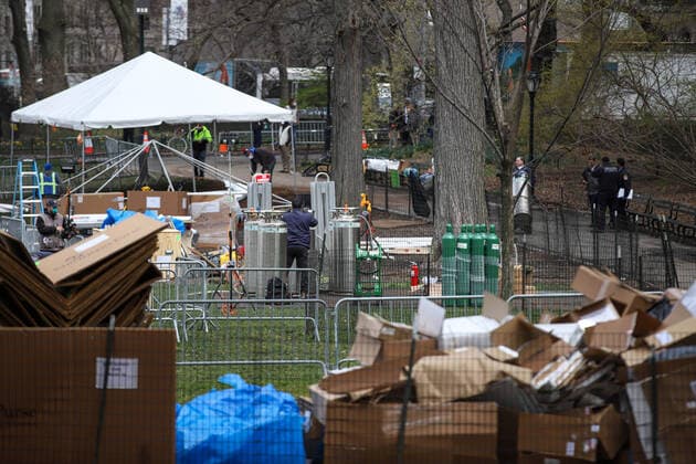 March 31, 2020, New York, New York, United States: Samaritan s Purse Hospital is setting up a 68-bed field hospital and a special respiratory treatment unit in Central Park, opposite Mount Sinai hospital, on 5th Avenue, between 98th and 100th streets in New York City in the United States on this Tuesday, 31. The hospital is part of the fight against the Coronavirus pandemic, COVID-19. The scholarship for The President of the Samaritan is Franklin Graham, son of the famous American preacher Billy Graham. They also helped set up a makeshift hospital, a unit similar to Cremona in Italy, a week ago. New York United States - ZUMAc233 47108764st Copyright: xVanessaxCarvalhox