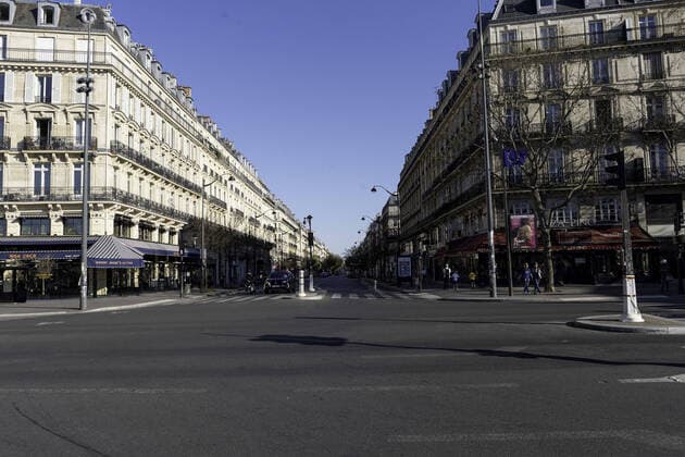 Coronavirus in Frankreich, Eindrücke aus Paris April 5, 2020, Paris, France: (INT) Paris amid Coronavirus. April 5,2020,Paris,France:Little movement in the streets of Paris,capital of France, this Sunday afternoon (5), due to the isolation imposed by the Coronavirus pandemic...Credit: Thenews2 Paris - ZUMAn293 20200405_znp_n293_028 Copyright: xEricxBrommex