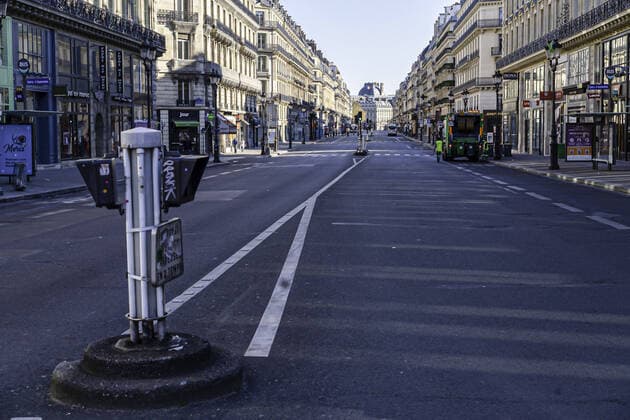 Coronavirus in Frankreich, Eindrücke aus Paris April 5, 2020, Paris, France: (INT) Paris amid Coronavirus. April 5,2020,Paris,France:Little movement in the streets of Paris,capital of France, this Sunday afternoon (5), due to the isolation imposed by the Coronavirus pandemic...Credit: Thenews2 Paris - ZUMAn293 20200405_znp_n293_034 Copyright: xEricxBrommex