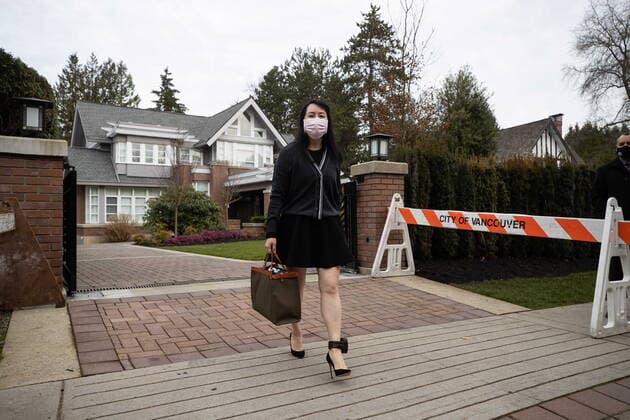 News Bilder des Tages March 4, 2021, Vancouver, BC, Canada: Meng Wanzhou, chief financial officer of Huawei, leaves her home to attend B.C. Supreme Court, in Vancouver, on Thursday, March 4, 2021. Vancouver Canada - ZUMAc35_ 20210304_zaf_c35_017 Copyright: xDarrylxDyckx
