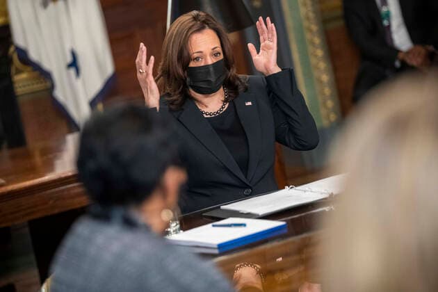 USA, Kamala Harris empängt Frauen anlässlich des Women s History Month in Washington March 18, 2021, Washington, District of Columbia, USA: US Vice President Kamala Harris meets with labor leaders in the Vice President s Ceremonial Office in the Eisenhower Executive Office Building in Washington, DC, USA, 18 March 2021. To mark Women™s History Month and passage of the American Rescue Plan Vice President Harris met with Randi Weingarten from the American Federation of Teachers, Liz Schuler from the American Federation of Labor and Congress of Industrial Organizations, Becky Pringle, from the National Education Association, Teresa Romero from United Farm Workers, Cindy Estrada from United Auto Workers, Mary Kay Henry from Service Employees International Union and Ai-jen Poo from National Domestic Workers Alliance Washingt - ZUMAs152 20210318_zaa_s152_005 Copyright: xShawnxThewx-xPoolxViaxCnpx