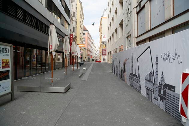 Vienna corona crisis easter calm 4 hard lockdown first day Vienna, 1 4 2021 corona pandemic, corona, corona virus, CoV 2, Covid 19, Sars, virus, virus infection, pandemic, corona crisis, viral disease, coronavirus, SARS CoV 2 Kärntnerstraße deserted Vienna Austria AVN101002471205