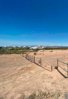 Truth or Consequences (United States), 11 07 2021.- View of a prototype of the VSS Unity aircraft today, at the entrance to Spaceport, in Truth or Consequences, New Mexico, USA, 11 July 2021. British billionaire Richard Branson reached a long-awaited goal this Sunday and finally reached space aboard a plane of his own company, Virgin Galactic, after taking off from the New Mexico desert and exceeding more than 50 miles (80 km. ) Tall. At Spaceport America, a futuristic structure built in the middle of the desert and Virgin Galactic s base of operations, this Sunday has experienced an atmosphere of joy after years of working towards the goal of conducting commercial space flights. At this state-owned airport located in the town of Truth or C Copyright: xAntonixBelchix AME1681 20210711-83738dc74aba3393ea007555576bbaf7d64301fc