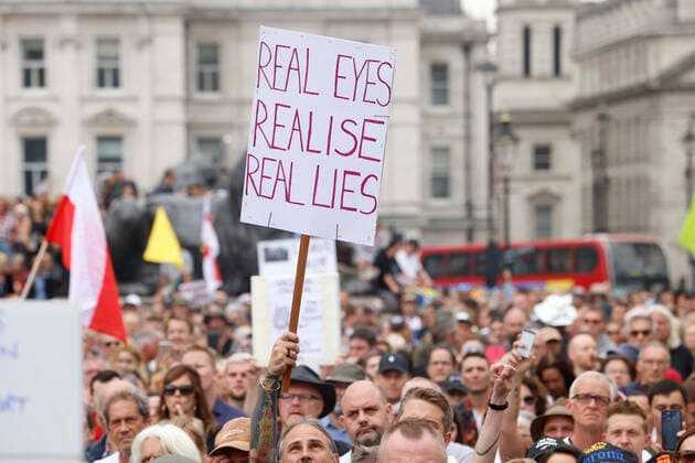 Coronavirus in Großbritannien, Impfgegner protestieren in London . 24 07 2021. London, United Kingdom. Thousands of people gather in Trafalgar Square to protest against the vaccination programme.Anti-Vaxx demonstration. Westminster. Anti-Vaxx demonstrators demonstrate against the Governments Freedom day and the introduction of vaccine passports. xMarkxThomasx xi-Imagesx IIM-22449-0039