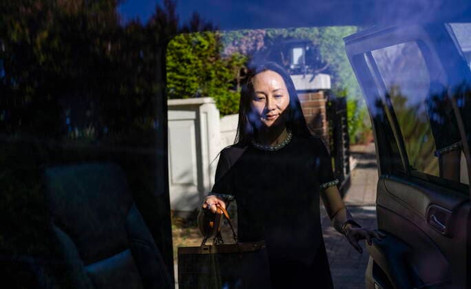 News Bilder des Tages August 12, 2021, Vancouver, BC, Canada: Meng Wanzhou, chief financial officer of Huawei, leaves her home to attend her extradition hearing at B.C. Supreme Court, in Vancouver, British Columbia, Thursday, August 12, 2021. Vancouver Canada - ZUMAc35_ 20210812_zaf_c35_034 Copyright: xJimmyxJeongx